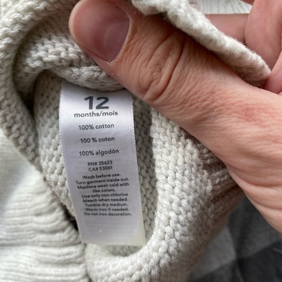 Carter’s sweater and flannel shirt - Picture 4 of 6